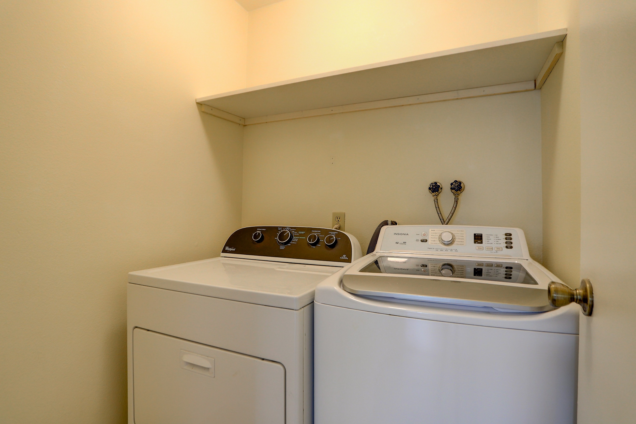 In-unit washer and dryer in Denver apartment rental